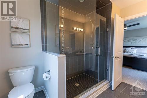 401 Meadowhawk Crescent, Ottawa, ON - Indoor Photo Showing Bathroom