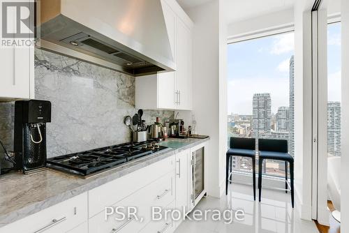 2503 - 183 Wellington Street W, Toronto, ON - Indoor Photo Showing Kitchen