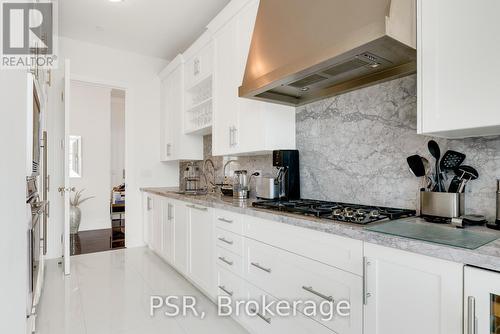 2503 - 183 Wellington Street W, Toronto, ON - Indoor Photo Showing Kitchen