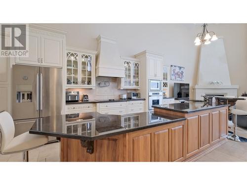 250 Marina Way Unit# 804, Penticton, BC - Indoor Photo Showing Kitchen