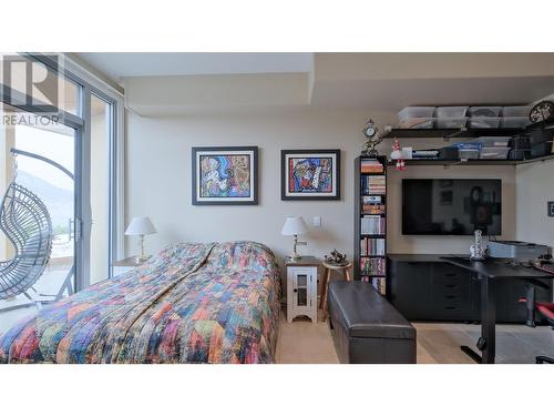 250 Marina Way Unit# 804, Penticton, BC - Indoor Photo Showing Bedroom