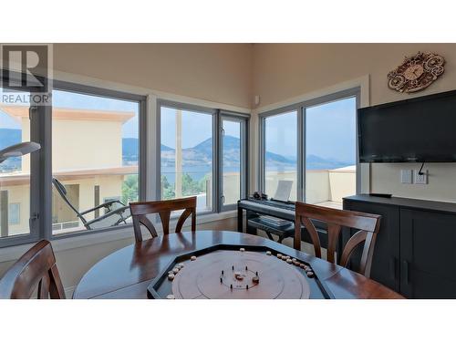 250 Marina Way Unit# 804, Penticton, BC - Indoor Photo Showing Dining Room