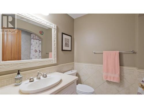 250 Marina Way Unit# 804, Penticton, BC - Indoor Photo Showing Bathroom