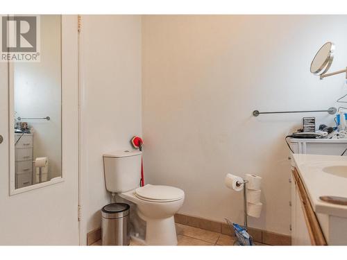 2162 Sixth  Avenue, Trail, BC - Indoor Photo Showing Bathroom