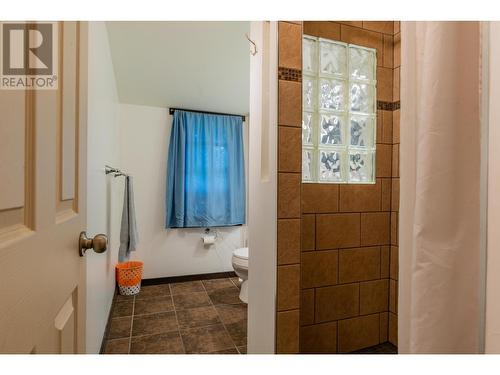 2162 Sixth  Avenue, Trail, BC - Indoor Photo Showing Bathroom