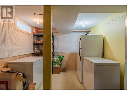 2162 Sixth  Avenue, Trail, BC - Indoor Photo Showing Laundry Room