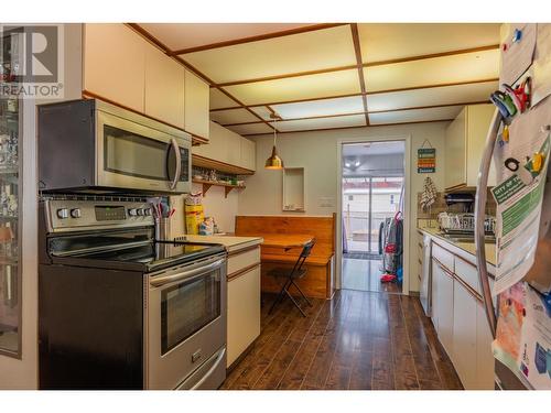 2162 Sixth  Avenue, Trail, BC - Indoor Photo Showing Kitchen