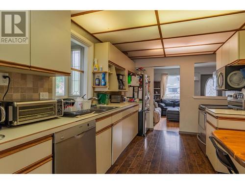 2162 Sixth  Avenue, Trail, BC - Indoor Photo Showing Kitchen