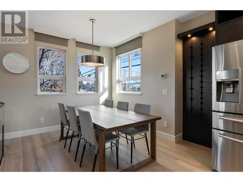 3756 Lakeshore Road Unit# 18, Kelowna, BC - Indoor Photo Showing Dining Room