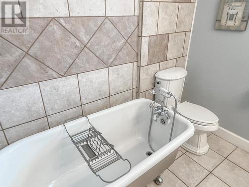 6806 97Th Street, Osoyoos, BC - Indoor Photo Showing Bathroom