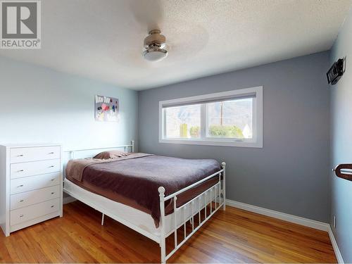 6806 97Th Street, Osoyoos, BC - Indoor Photo Showing Bedroom