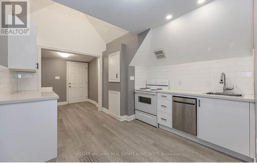 3 - 207 Fairleigh Avenue S, Hamilton (St. Clair), ON - Indoor Photo Showing Kitchen