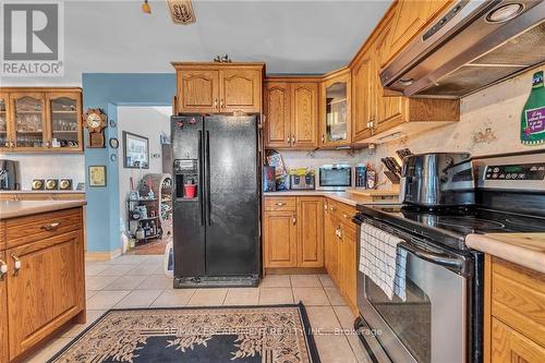 4916 Thirty Road, Lincoln, ON - Indoor Photo Showing Kitchen