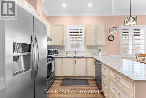 78 Angela Crescent, Niagara-On-The-Lake, ON - Indoor Photo Showing Kitchen With Double Sink With Upgraded Kitchen