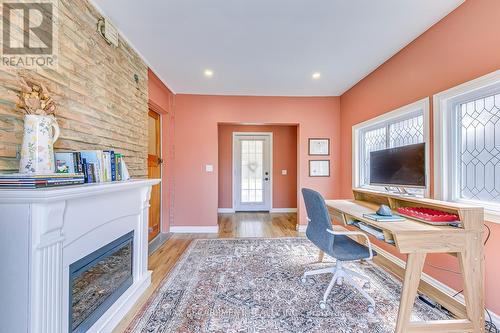 5010 Brady Avenue, Burlington (Appleby), ON - Indoor With Fireplace