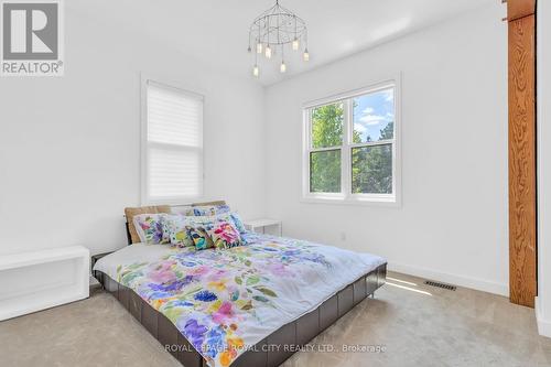 35 Daymond Drive, Puslinch, ON - Indoor Photo Showing Bedroom