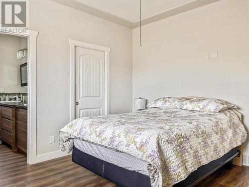 1473 Duncan Avenue, Penticton, BC - Indoor Photo Showing Bedroom