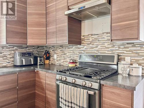 1473 Duncan Avenue, Penticton, BC - Indoor Photo Showing Kitchen