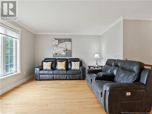 47 Gillespie, Dieppe, NB - Indoor Photo Showing Living Room