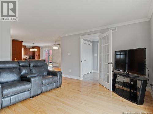 47 Gillespie, Dieppe, NB - Indoor Photo Showing Living Room