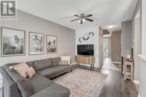 6 Liddycoat Lane, Hamilton (Ancaster), ON - Indoor Photo Showing Living Room