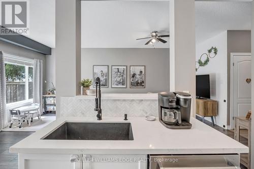 6 Liddycoat Lane, Hamilton (Ancaster), ON - Indoor Photo Showing Kitchen