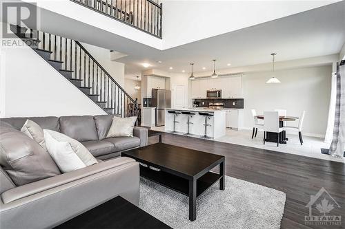 732 Namur Street, Embrun, ON - Indoor Photo Showing Living Room