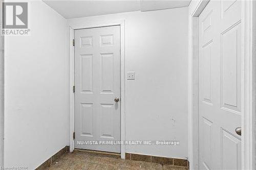 122 Highbury Avenue N, London, ON - Indoor Photo Showing Other Room