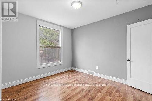 122 Highbury Avenue N, London, ON - Indoor Photo Showing Other Room