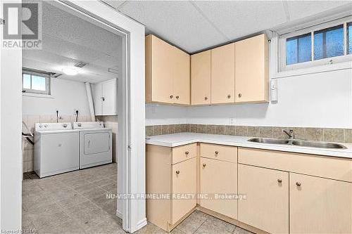 122 Highbury Avenue N, London, ON - Indoor Photo Showing Laundry Room