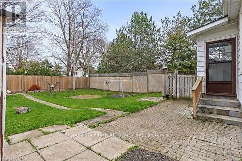 122 Highbury Avenue N, London, ON - Outdoor With Backyard