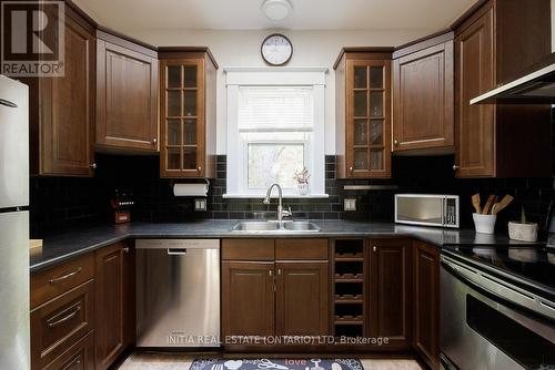 14 Carlton Avenue, London, ON - Indoor Photo Showing Kitchen With Double Sink