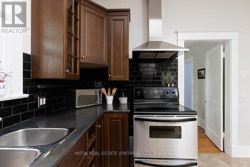 14 Carlton Avenue, London, ON - Indoor Photo Showing Kitchen With Double Sink