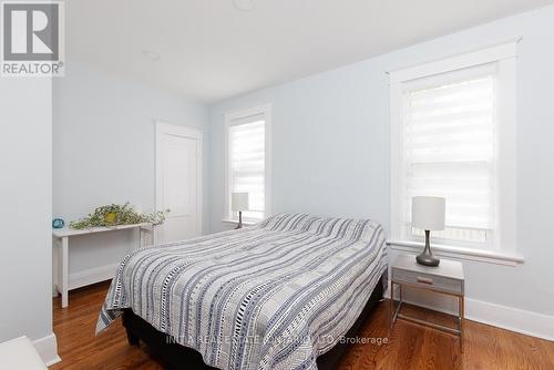 14 Carlton Avenue, London, ON - Indoor Photo Showing Bedroom