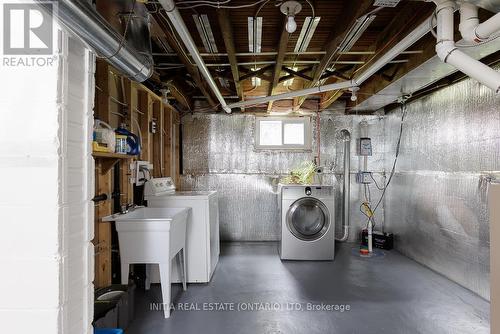 14 Carlton Avenue, London, ON - Indoor Photo Showing Laundry Room