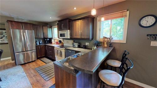 3256 Maple Avenue, Ridgeway, ON - Indoor Photo Showing Kitchen