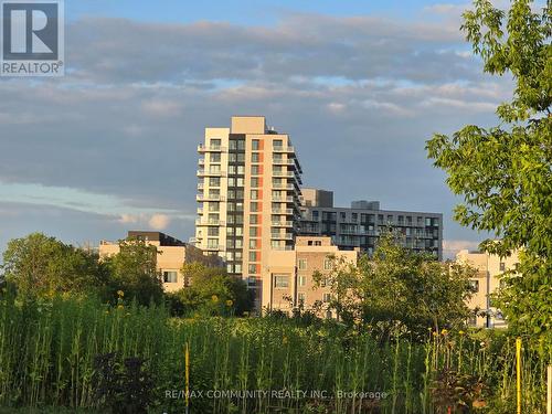 727 - 2 David Eyer Road, Richmond Hill, ON - Outdoor With View