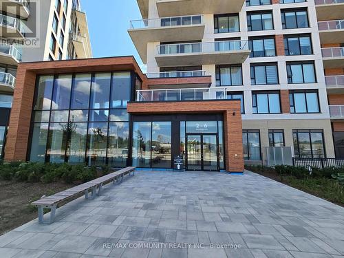 727 - 2 David Eyer Road, Richmond Hill, ON - Outdoor With Balcony With Facade