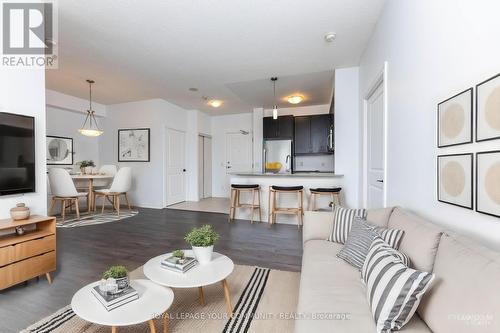 1106 - 7730 Kipling Avenue, Vaughan, ON - Indoor Photo Showing Living Room