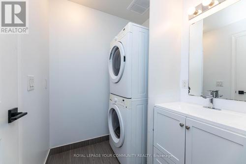 1106 - 7730 Kipling Avenue, Vaughan (Vaughan Grove), ON - Indoor Photo Showing Laundry Room