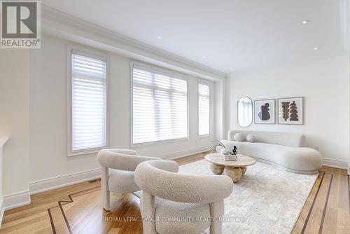 136 Lebovic Campus Drive, Vaughan, ON - Indoor Photo Showing Living Room