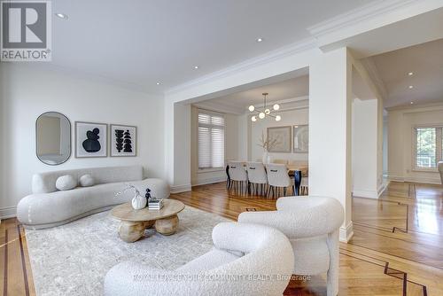 136 Lebovic Campus Drive, Vaughan, ON - Indoor Photo Showing Living Room