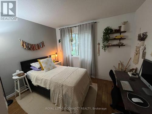 8 - 1008 Falgarwood Drive, Oakville (Iroquois Ridge South), ON - Indoor Photo Showing Bedroom