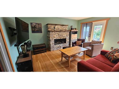 215 Moyie Street, Kimberley, BC - Indoor Photo Showing Living Room With Fireplace