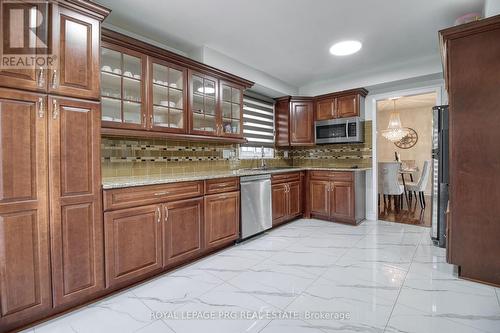 13 Stillwater Crescent, Brampton (Brampton West), ON - Indoor Photo Showing Kitchen