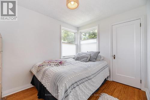 2149 Caroline Street, Burlington (Brant), ON - Indoor Photo Showing Bedroom