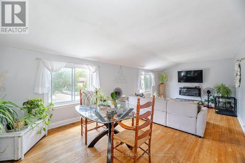 2149 Caroline Street, Burlington (Brant), ON - Indoor Photo Showing Living Room