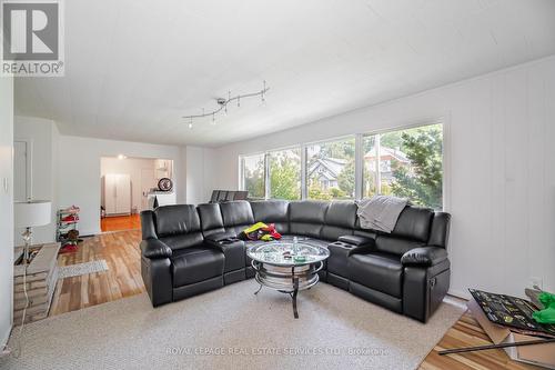 2149 Caroline Street, Burlington (Brant), ON - Indoor Photo Showing Living Room