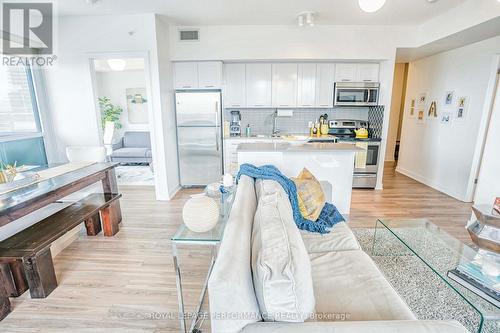 901 - 2212 Lake Shore Boulevard W, Toronto (Mimico), ON - Indoor Photo Showing Kitchen With Upgraded Kitchen