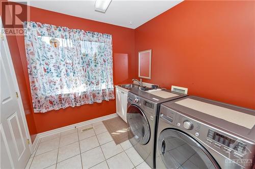 6923 Lakes Park Drive, Greely, ON - Indoor Photo Showing Laundry Room